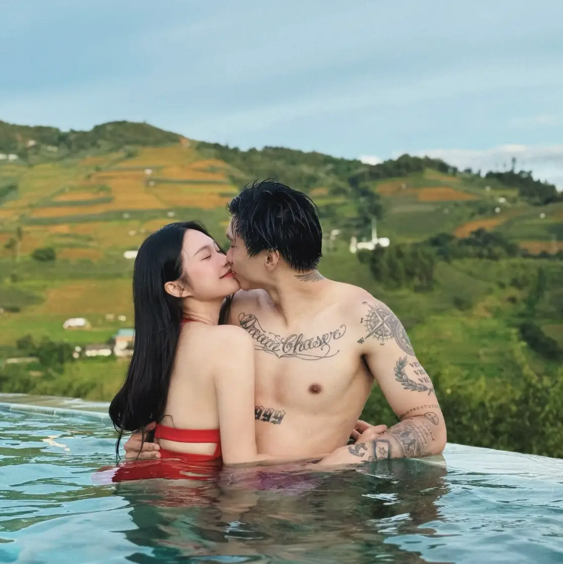 L&uacute;c thanh thuần khi sexy "bốc lửa", Do&atilde;n Hải My "diễn trọn 2 vai" b&ecirc;n Văn Hậu- Ảnh 4.