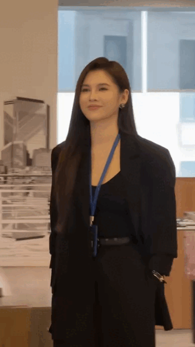 Nữ thần c&ocirc;ng sở hot nhất phim Việt giờ v&agrave;ng hiện tại: Mặc đẹp kh&ocirc;ng trượt ph&aacute;t n&agrave;o, biến phim trường th&agrave;nh s&agrave;n diễn thời trang- Ảnh 3.