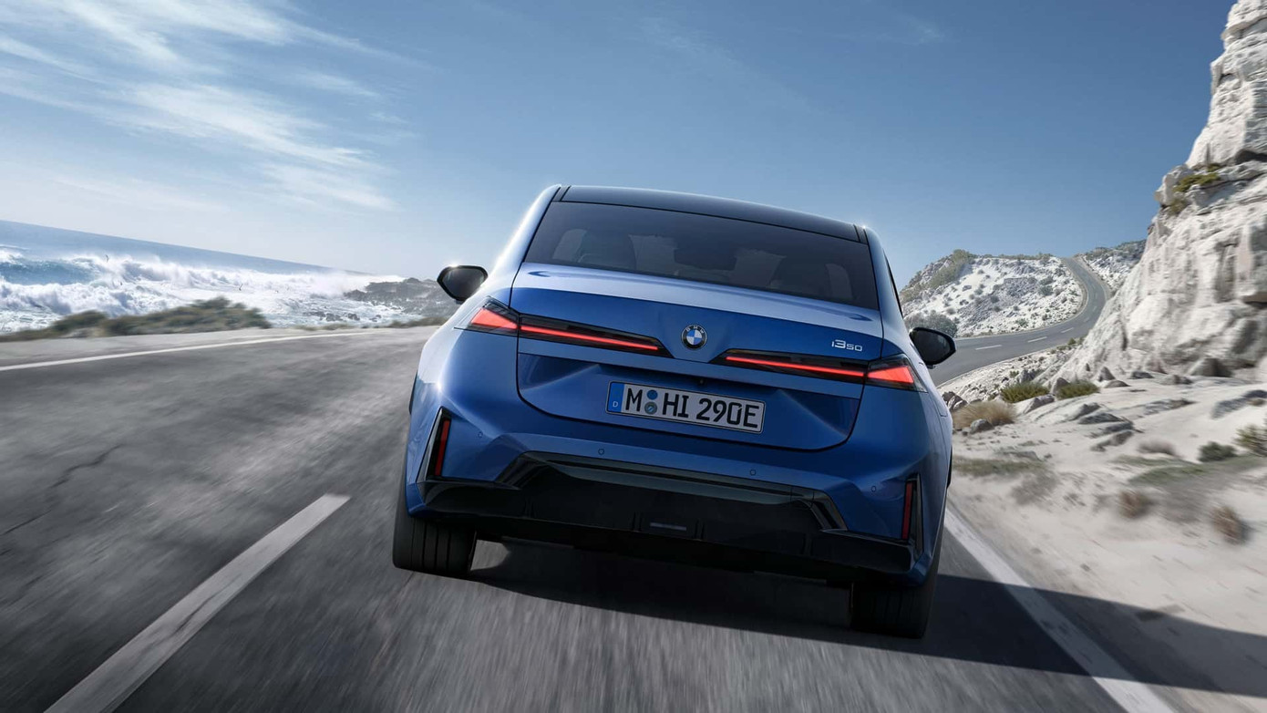 BMW tr&igrave;nh l&agrave;ng xe điện mới đi được 900 km/lần sạc- Ảnh 7.