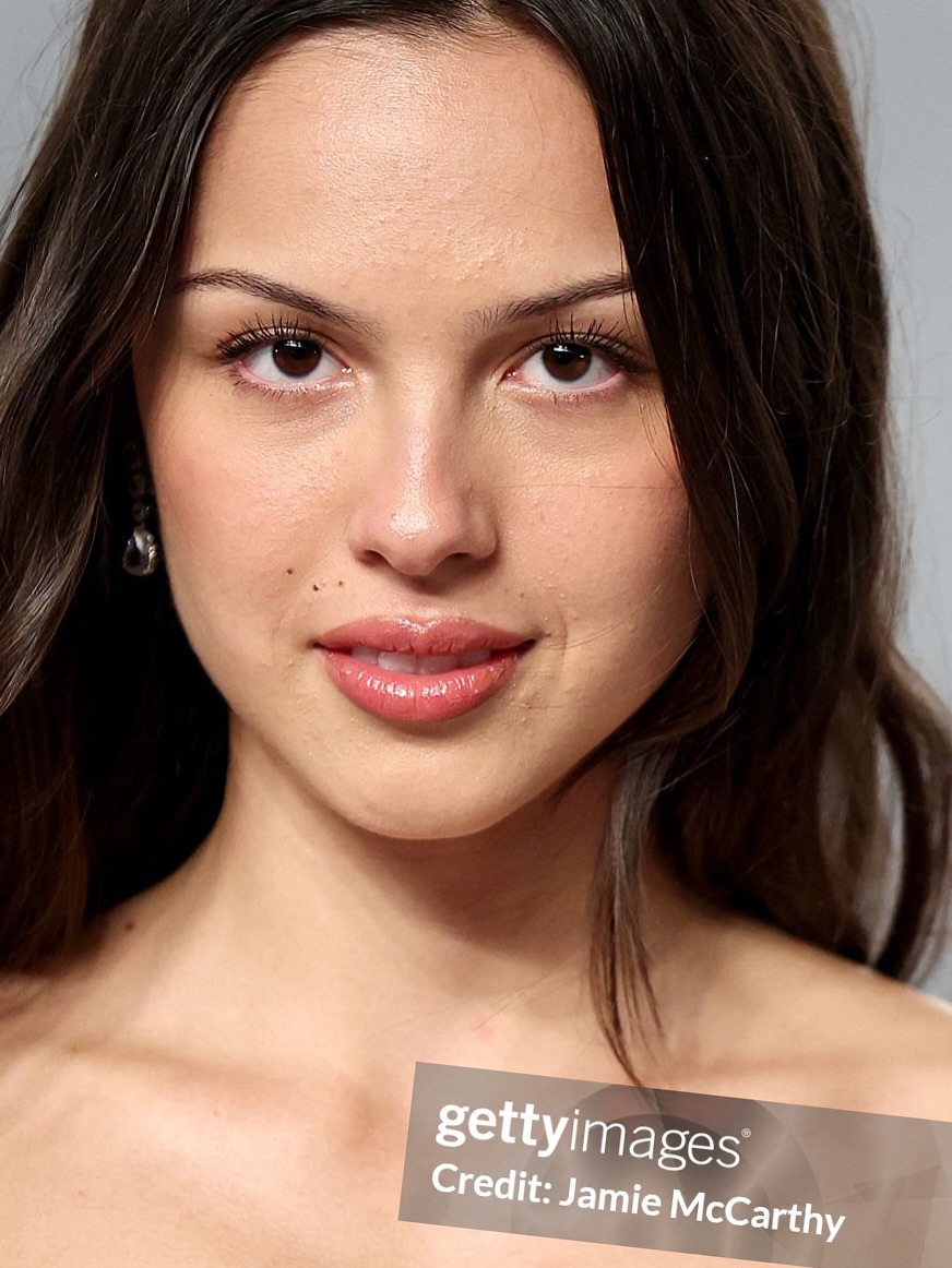 Ch&ugrave;m ảnh da thật đến mất l&ograve;ng của d&agrave;n sao Oscar 2026: Người nổi tiếng đang chuộng kiểu gi&agrave; đi một c&aacute;ch tự nhi&ecirc;n- Ảnh 3.