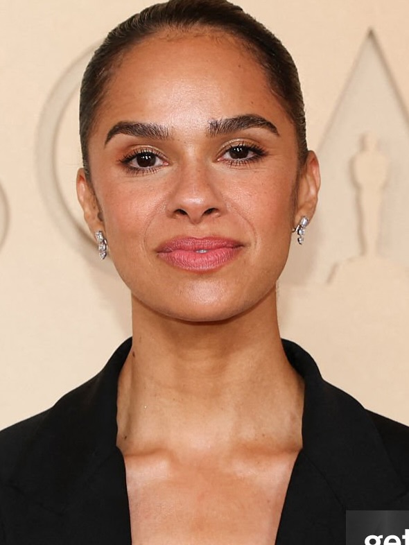 Ch&ugrave;m ảnh da thật đến mất l&ograve;ng của d&agrave;n sao Oscar 2026: Người nổi tiếng đang chuộng kiểu gi&agrave; đi một c&aacute;ch tự nhi&ecirc;n- Ảnh 12.