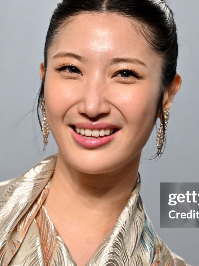 Ch&ugrave;m ảnh da thật đến mất l&ograve;ng của d&agrave;n sao Oscar 2026: Người nổi tiếng đang chuộng kiểu gi&agrave; đi một c&aacute;ch tự nhi&ecirc;n- Ảnh 4.