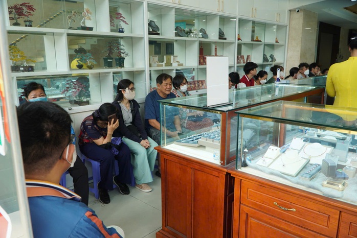 Gi&aacute; v&agrave;ng giảm s&acirc;u , gi&aacute; bạc lao dốc kh&ocirc;ng phanh ng&agrave;y 19 - 3 - 2026 - Ảnh 3.