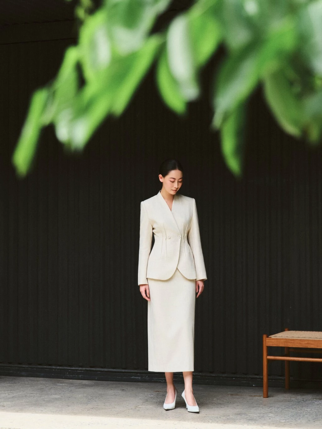 Nữ thần c&ocirc;ng sở hot nhất phim Việt giờ v&agrave;ng hiện tại: Mặc đẹp kh&ocirc;ng trượt ph&aacute;t n&agrave;o, biến phim trường th&agrave;nh s&agrave;n diễn thời trang- Ảnh 13.