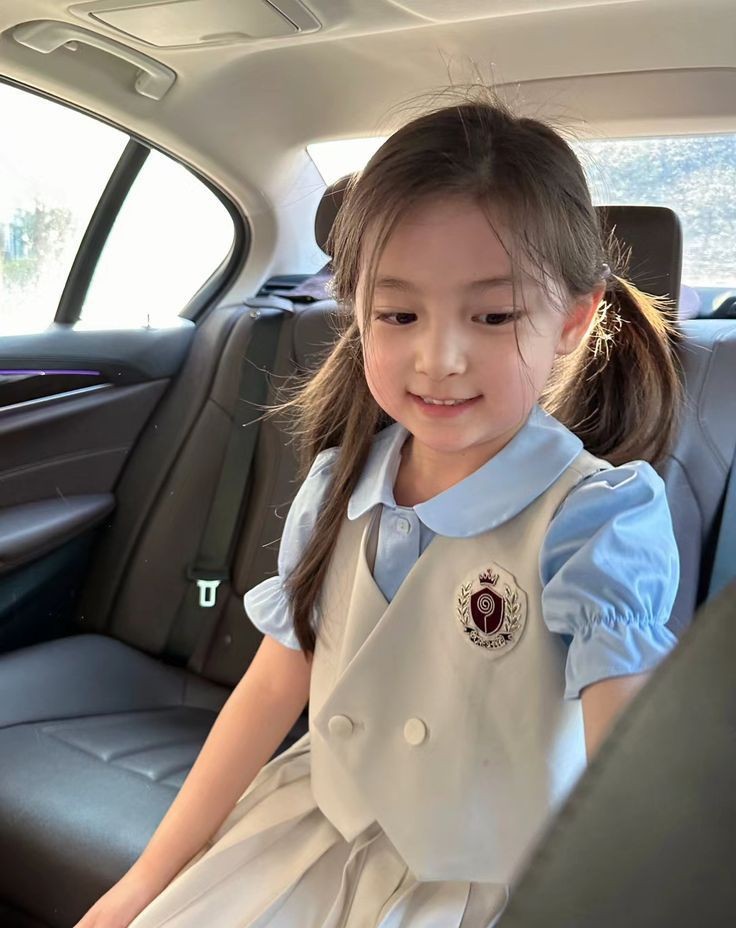 Đ&acirc;y ch&iacute;nh l&agrave; những kh&aacute;c nhau dễ thấy nhất giữa trẻ ngoan ngo&atilde;n tự nhi&ecirc;n v&agrave; trẻ hiểu chuyện do k&igrave;m n&eacute;n- Ảnh 2.