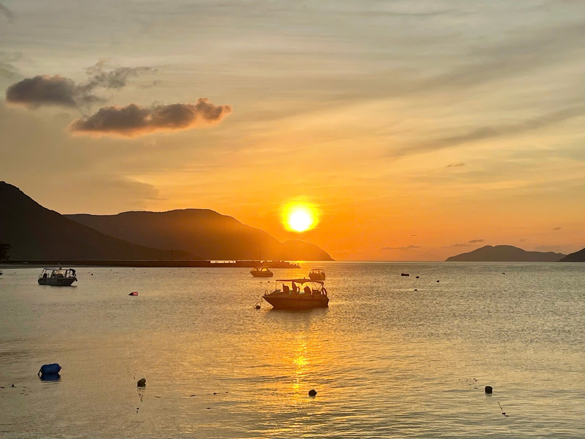 H&igrave;nh ảnh C&ocirc;n Đảo v&agrave;o "m&ugrave;a đẹp nhất năm"- Ảnh 12.