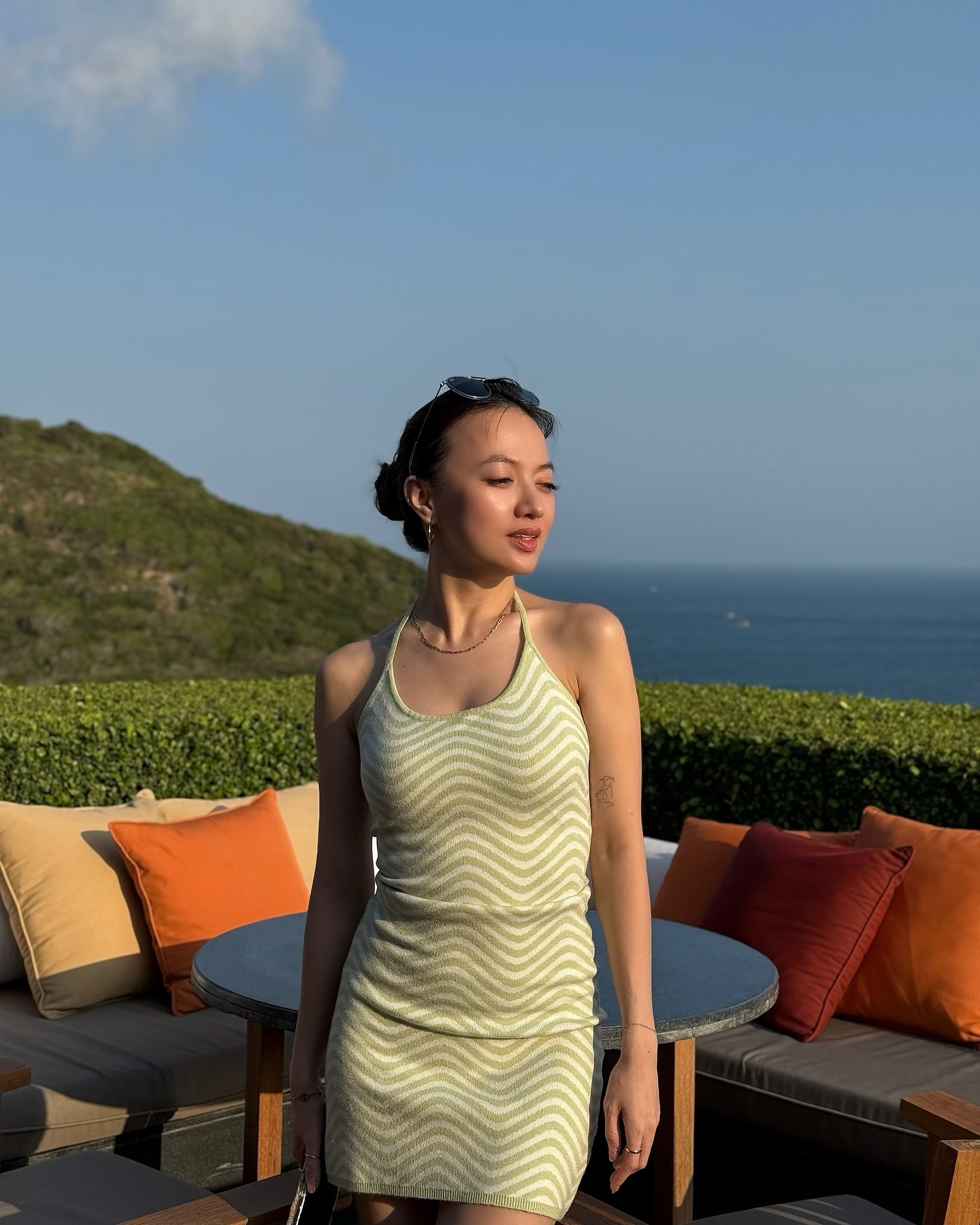 Mỹ nh&acirc;n Việt vừa được cầu h&ocirc;n: Nhan sắc "l&atilde;o h&oacute;a ngược", 32 tuổi m&agrave; như đ&ocirc;i mươi, style khiến g&aacute;i trẻ phải sao ch&eacute;p- Ảnh 8.