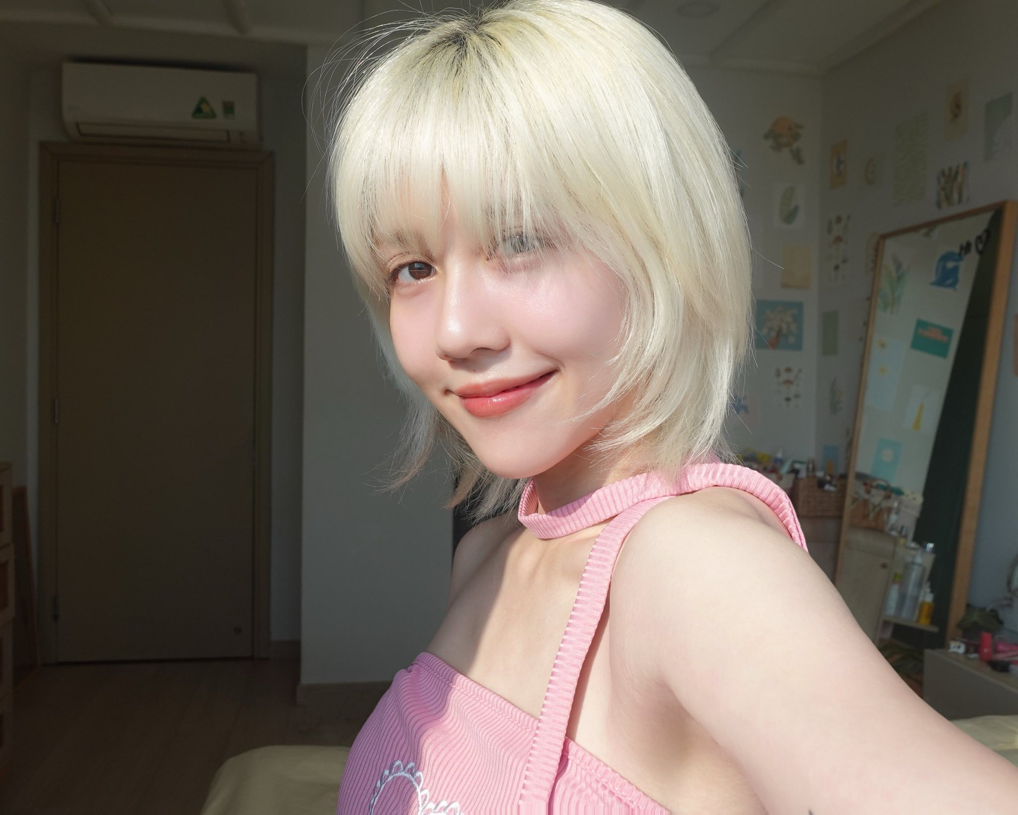 Nữ nghệ sĩ 3.6 tỷ views: Gia đ&igrave;nh 3 đời l&agrave;m qu&acirc;n nh&acirc;n, tuổi 30 mới t&igrave;m được hướng dẫn sử dụng nhan sắc- Ảnh 7.