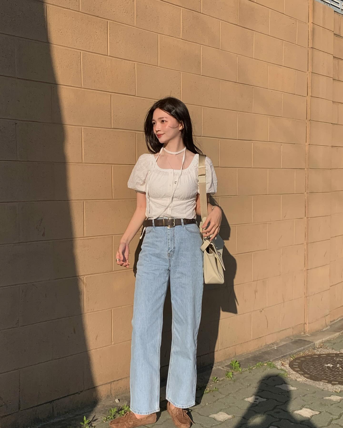 5 m&oacute;n thời trang mix với gi&agrave;y bệt gi&uacute;p t&ocirc;n d&aacute;ng tối ưu- Ảnh 7.