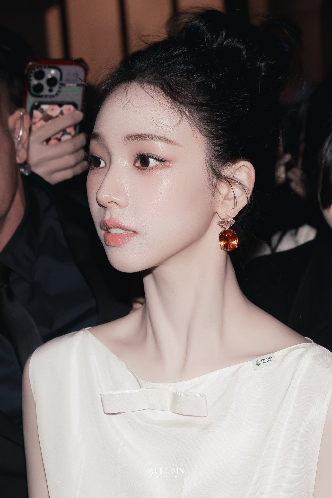 Kh&ocirc;ng tin mỹ nh&acirc;n n&agrave;y l&agrave; con người, v&igrave; vẻ đẹp v&ocirc; thực như AI: Đến style cũng đỉnh th&ocirc;i nh&eacute;- Ảnh 1.