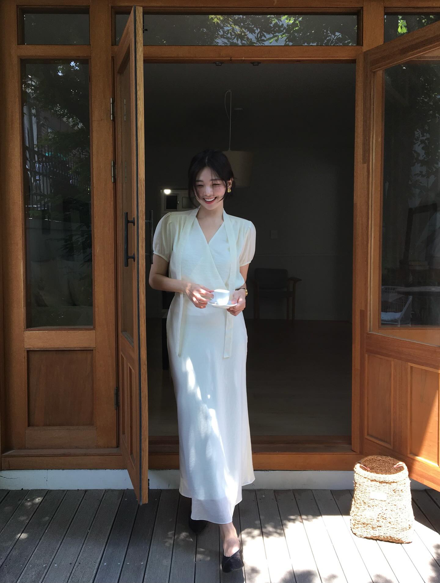 5 m&oacute;n thời trang mix với gi&agrave;y bệt gi&uacute;p t&ocirc;n d&aacute;ng tối ưu- Ảnh 1.