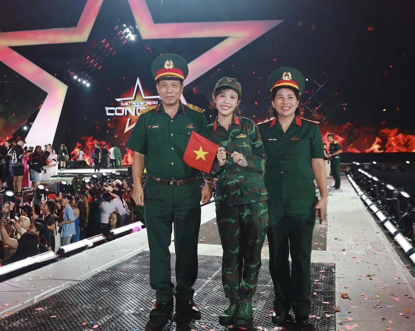 Nữ nghệ sĩ 3.6 tỷ views: Gia đ&igrave;nh 3 đời l&agrave;m qu&acirc;n nh&acirc;n, tuổi 30 mới t&igrave;m được hướng dẫn sử dụng nhan sắc- Ảnh 5.