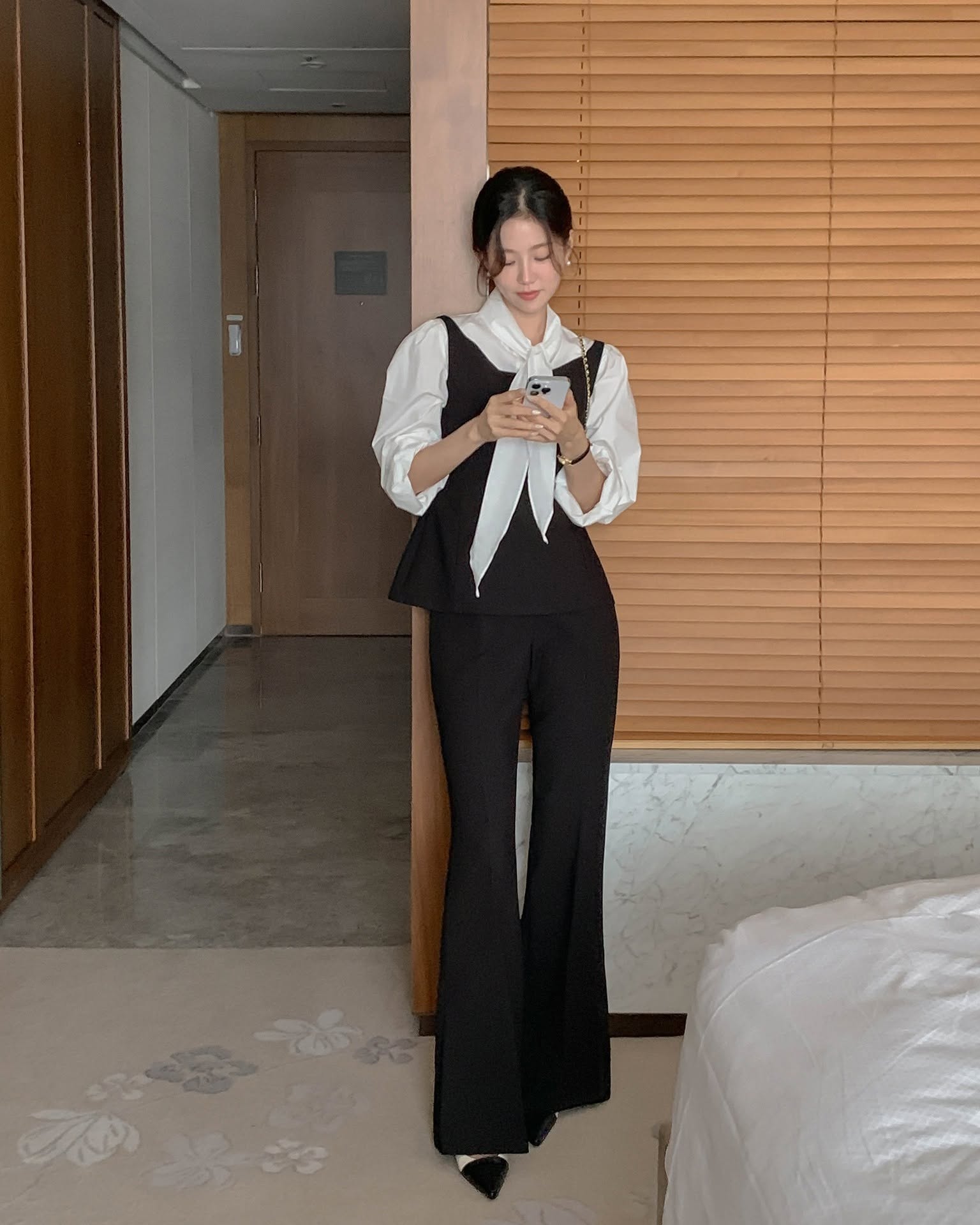 5 c&aacute;ch mặc đồ c&ocirc;ng sở gi&uacute;p chị em 