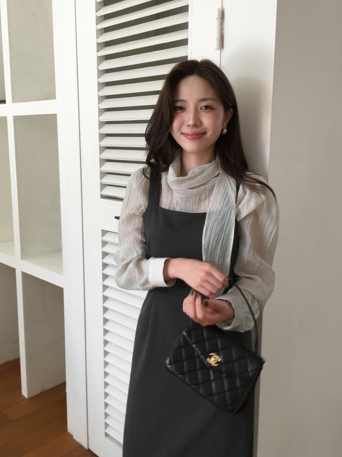 C&aacute;ch trở th&agrave;nh "ng&ocirc;i sao" thời trang c&ocirc;ng sở chỉ bằng những item quen thuộc- Ảnh 8.