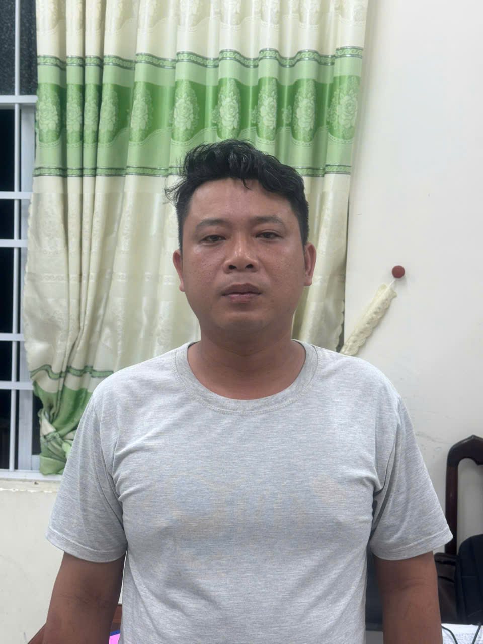 T&agrave;i xế taxi bị kẹp cổ, đấm li&ecirc;n tiếp ở TP.HCM: Tạm giữ khẩn cấp L&ecirc; Hữu Phụng- Ảnh 1.