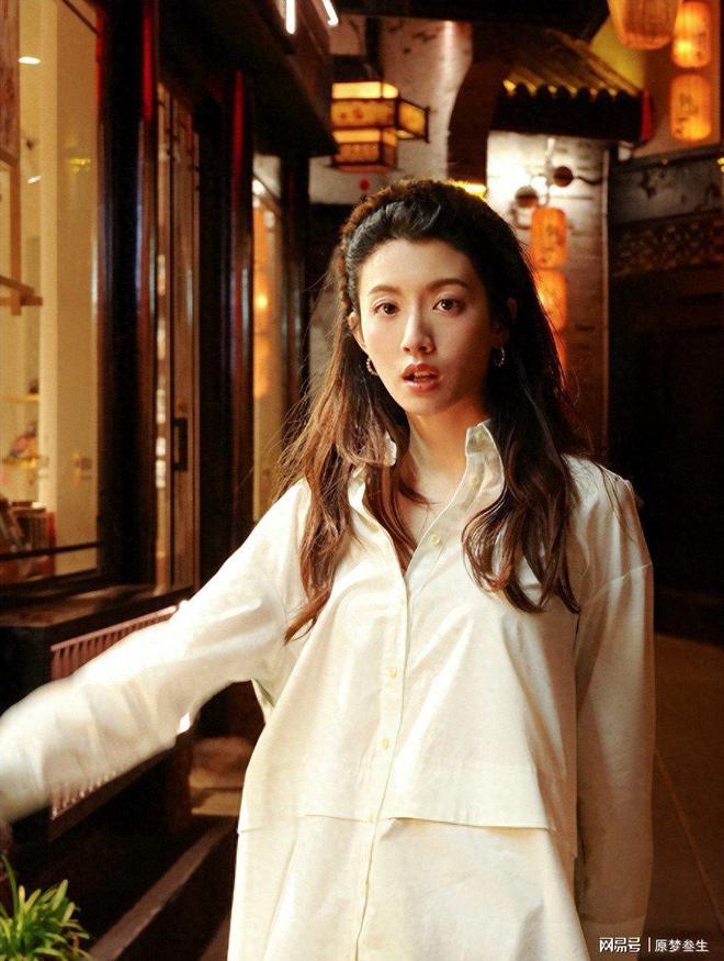 Đ&aacute;ng đời &Aacute; hậu l&agrave;m tiểu tam bị gh&eacute;t nhất showbiz, nay bị đ&agrave;i truyền h&igrave;nh thẳng tay cắt lu&ocirc;n hợp đồng- Ảnh 1.