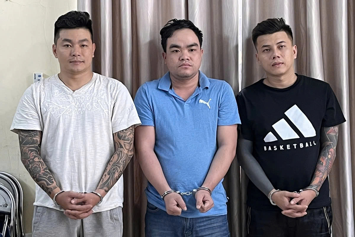 Giám đốc chi nhánh ngân hàng bị “trùm” tín dụng đen gí súng uy hiếp- Ảnh 1. Giám đốc chi nhánh ngân hàng bị “trùm” tín dụng đen gí súng uy hiếp- Ảnh 1.