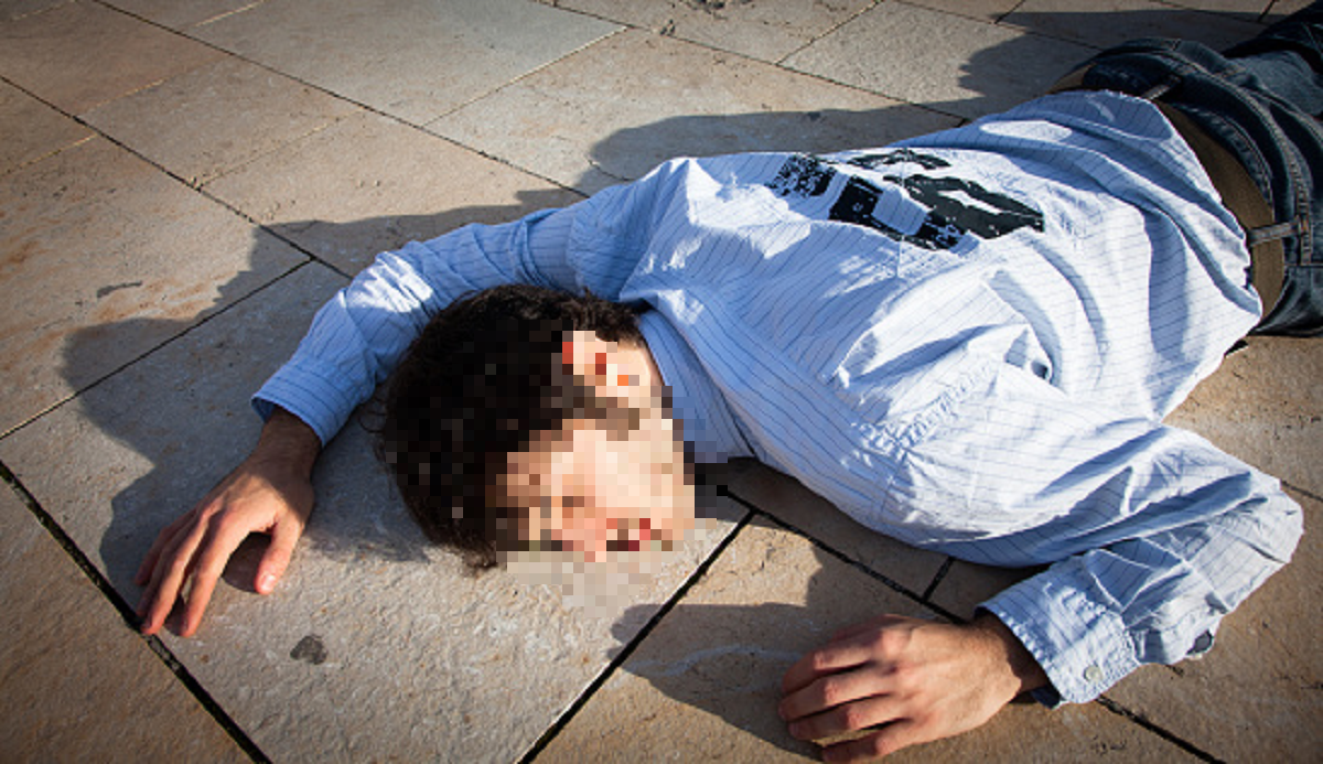 Người đ&agrave;n &ocirc;ng 35 tuổi đột tử, b&aacute;c sĩ cảnh b&aacute;o 2 v&ugrave;ng nguy hiểm dễ bị bỏ qua- Ảnh 1.