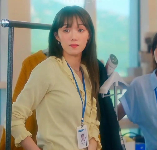 Nữ thần c&ocirc;ng sở 1m75 mặc đẹp nhất l&uacute;c n&agrave;y, xứng đ&aacute;ng "s&aacute;ch mẫu 2026" của d&acirc;n văn ph&ograve;ng- Ảnh 24.