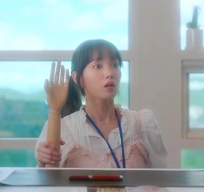 Nữ thần c&ocirc;ng sở 1m75 mặc đẹp nhất l&uacute;c n&agrave;y, xứng đ&aacute;ng "s&aacute;ch mẫu 2026" của d&acirc;n văn ph&ograve;ng- Ảnh 25.