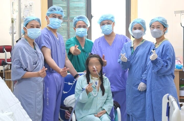 Cuộc gặp x&uacute;c động của bệnh nh&acirc;n gh&eacute;p tim-phổi đầu ti&ecirc;n v&agrave; Gi&aacute;m đốc BV Việt Đức- Ảnh 2.