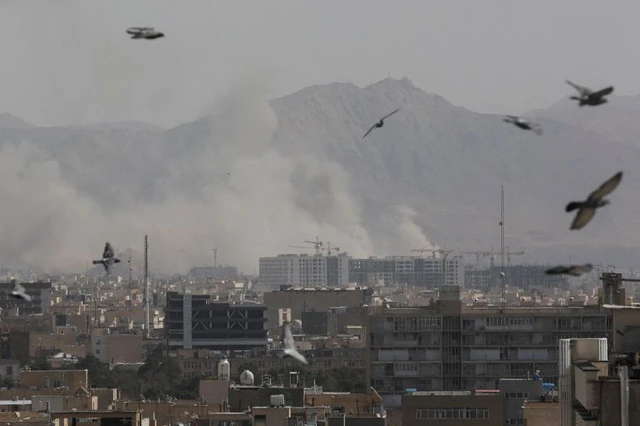 Khoảng 20 nữ VĐV bóng chuyền thiệt mạng vì không kích vào nhà thi đấu Iran- Ảnh 1. Khoảng 20 nữ VĐV bóng chuyền thiệt mạng vì không kích vào nhà thi đấu Iran- Ảnh 1.