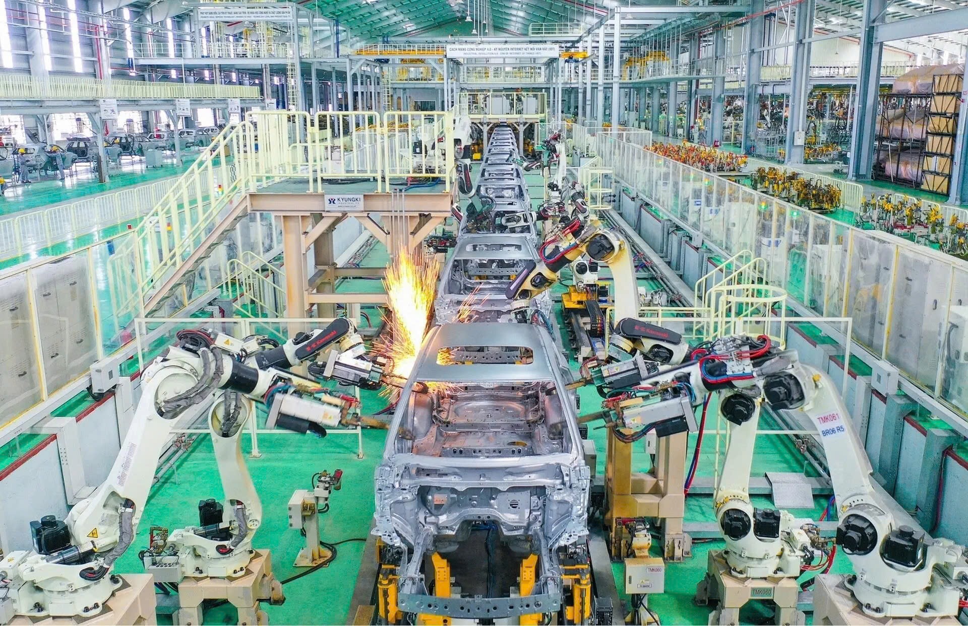 V&igrave; sao tỷ ph&uacute; Trần B&aacute; Dương l&agrave;m &ocirc; t&ocirc; thương hiệu ri&ecirc;ng?- Ảnh 3.