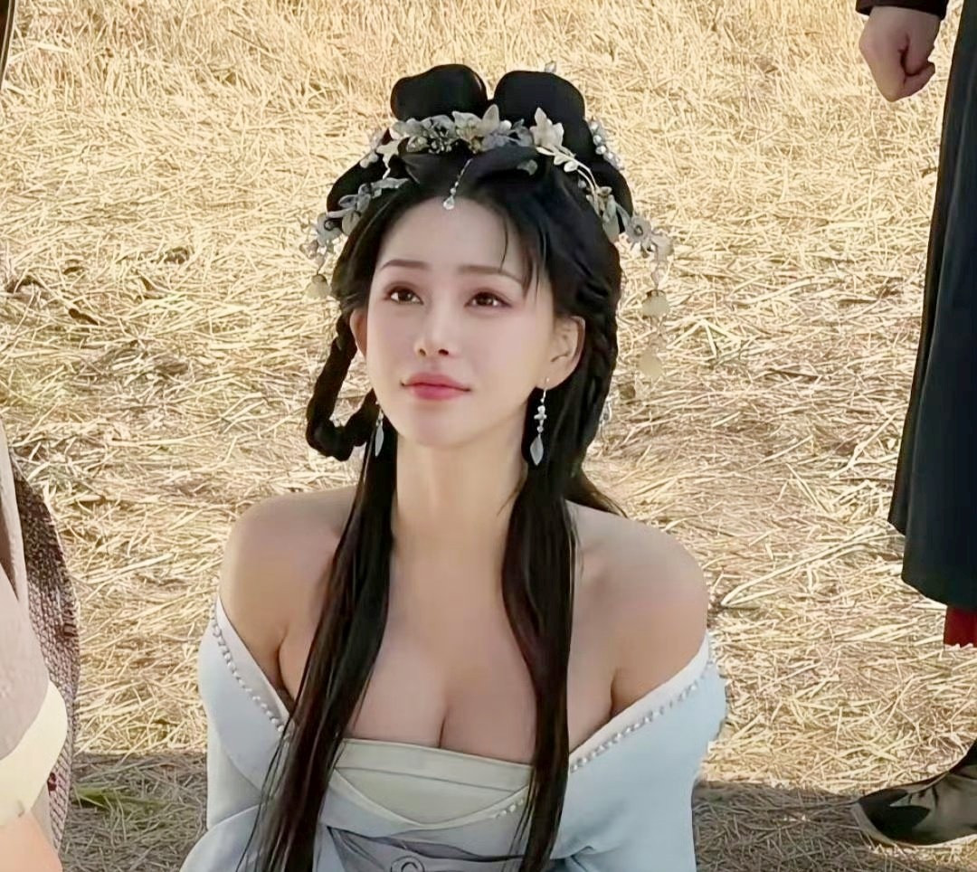 Nữ diễn vi&ecirc;n bị s&agrave;m sỡ- Ảnh 1.