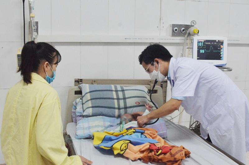 Cảnh giác RSV gây bệnh hô hấp nặng cho trẻ dưới 1 tuổi, chủ động phòng bệnh dịp đầu năm- Ảnh 1. Cảnh giác RSV gây bệnh hô hấp nặng cho trẻ dưới 1 tuổi, chủ động phòng bệnh dịp đầu năm- Ảnh 1.