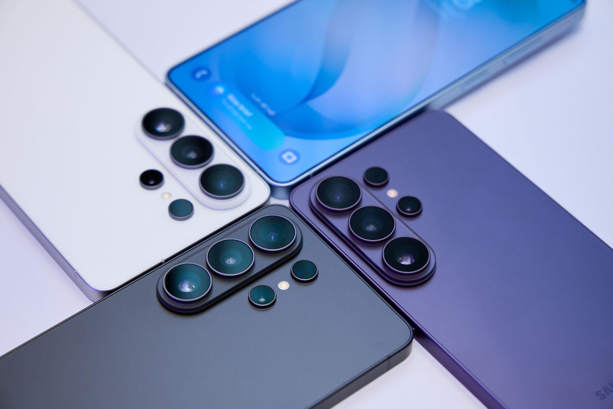 Galaxy S26 series: Chiếc điện thoại với hệ thống Camera Galaxy xuất sắc bậc nhất, đáng tiền đến từng đồng- Ảnh 1. Galaxy S26 series: Chiếc điện thoại với hệ thống Camera Galaxy xuất sắc bậc nhất, đáng tiền đến từng đồng- Ảnh 1.