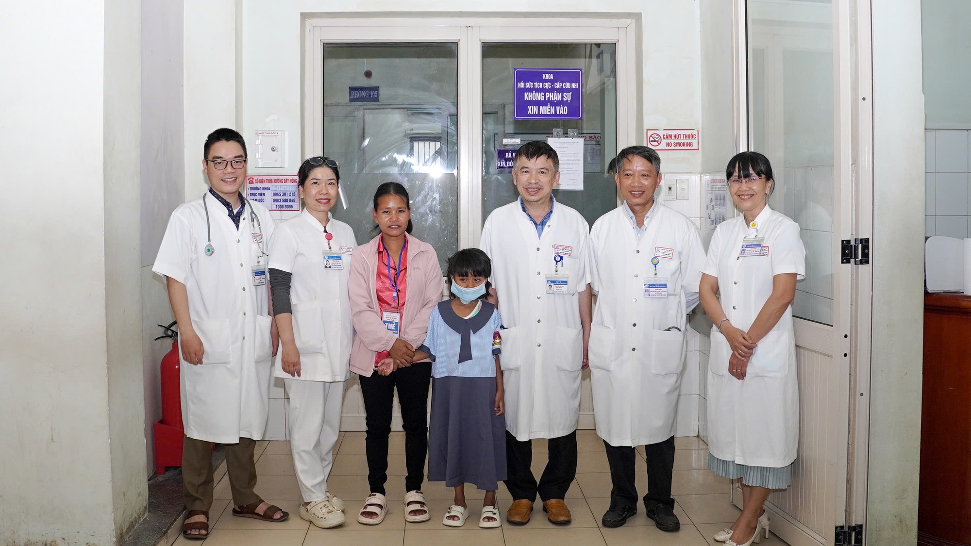 Khẩn cấp đưa huyết thanh từ TPHCM ra TP Huế cứu b&eacute; g&aacute;i ngủ dưới nền nh&agrave; bị rắn cạp nia cắn- Ảnh 1.