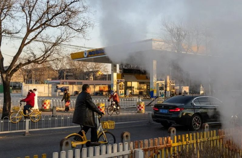 Khủng hoảng sinh kế 7,5 triệu t&agrave;i xế c&ocirc;ng nghệ tại một quốc gia ch&acirc;u &Aacute;: L&agrave;m 14 tiếng/ng&agrave;y chỉ để kiếm 10 triệu đồng/th&aacute;ng, ế kh&aacute;ch phải đ&aacute;nh b&agrave;i giết thời gian- Ảnh 3.