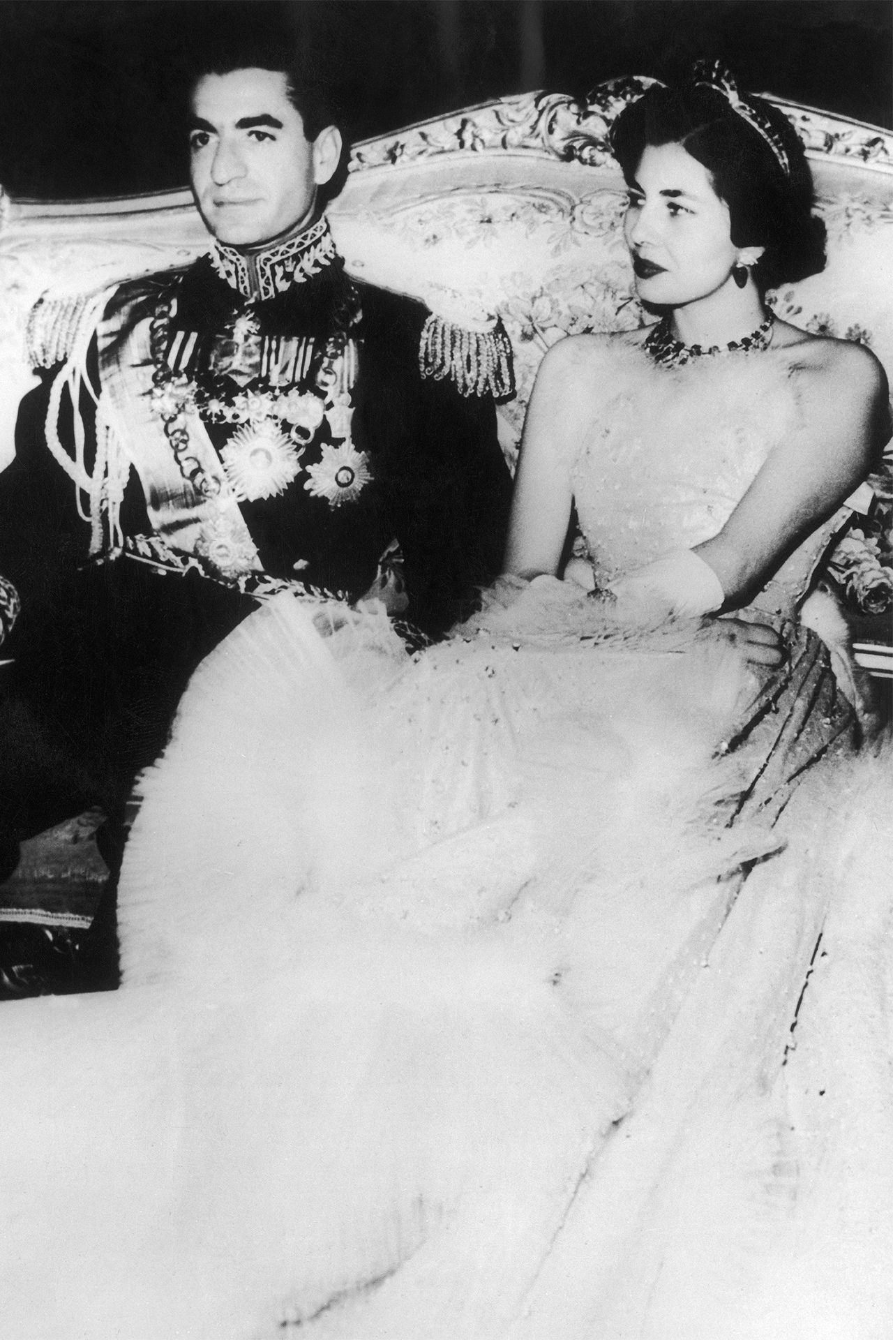 Số phận bi kịch của n&agrave;ng c&ocirc;ng ch&uacute;a l&agrave; &ldquo;bảo ngọc&rdquo; Iran: 18 tuổi trở th&agrave;nh ho&agrave;ng hậu, đ&aacute;m cưới xa hoa nhưng cả đời sau lưu lạc tr&ecirc;n đất kh&aacute;ch- Ảnh 4.