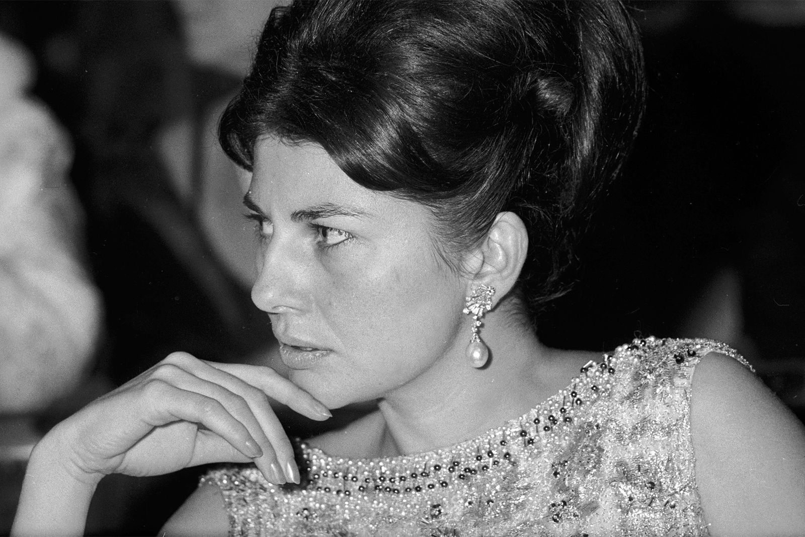 Số phận bi kịch của n&agrave;ng c&ocirc;ng ch&uacute;a l&agrave; &ldquo;bảo ngọc&rdquo; Iran: 18 tuổi trở th&agrave;nh ho&agrave;ng hậu, đ&aacute;m cưới xa hoa nhưng cả đời sau lưu lạc tr&ecirc;n đất kh&aacute;ch- Ảnh 7.