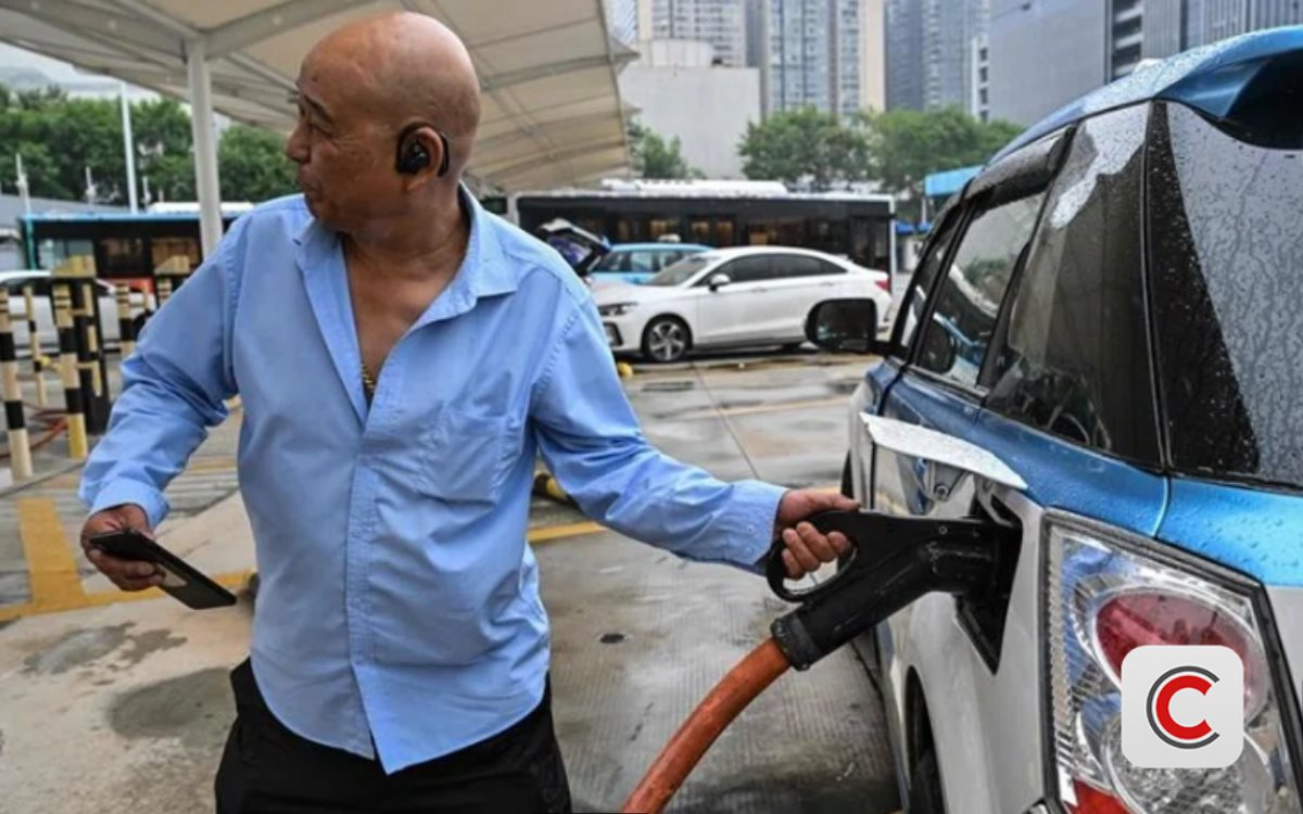 Khủng hoảng sinh kế 7,5 triệu t&agrave;i xế c&ocirc;ng nghệ tại một quốc gia ch&acirc;u &Aacute;: L&agrave;m 14 tiếng/ng&agrave;y chỉ để kiếm 10 triệu đồng/th&aacute;ng, ế kh&aacute;ch phải đ&aacute;nh b&agrave;i giết thời gian- Ảnh 1.