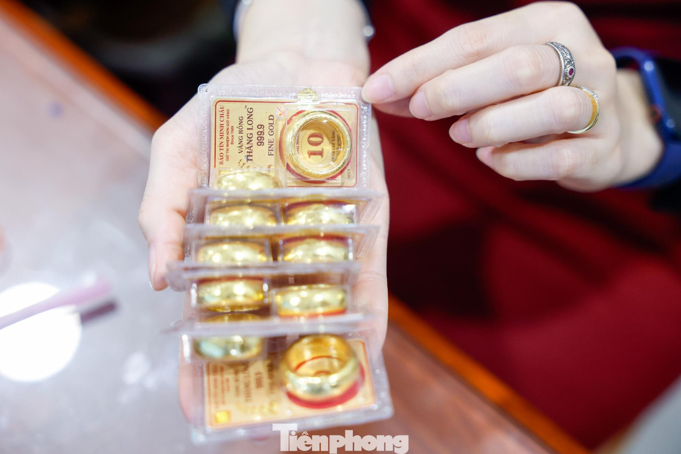 Gi&aacute; v&agrave;ng h&ocirc;m nay: Thế giới tăng dữ dội, trong nước sẽ đột biến?- Ảnh 1.