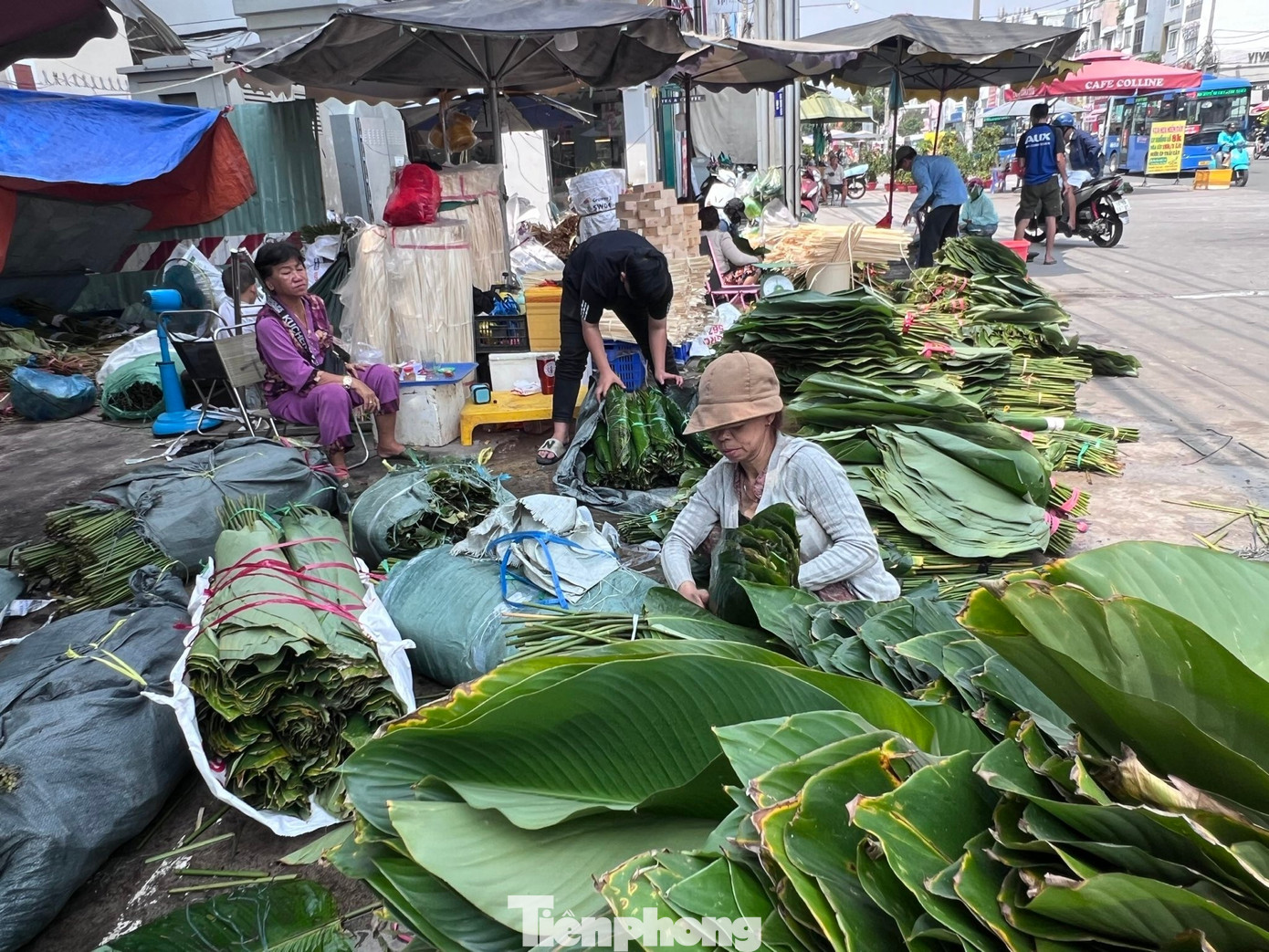 Lạ l&ugrave;ng những phi&ecirc;n chợ &lsquo;kh&ocirc;ng giống ai&rsquo; ở TPHCM- Ảnh 5.
