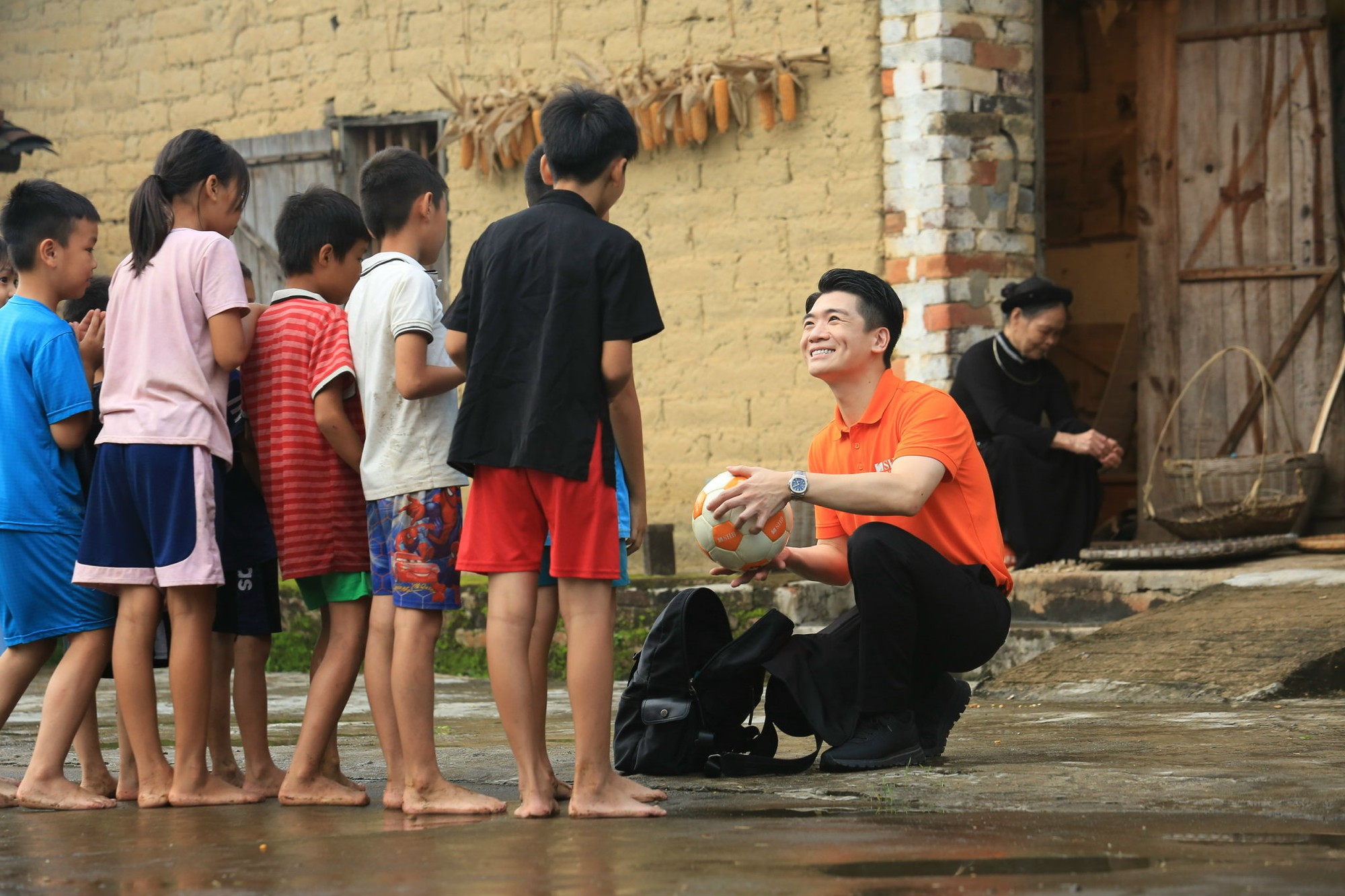 SHB chọn phát triển bền vững làm điểm tựa để viết tiếp câu chuyện Việt Nam- Ảnh 2. SHB chọn phát triển bền vững làm điểm tựa để viết tiếp câu chuyện Việt Nam- Ảnh 2.