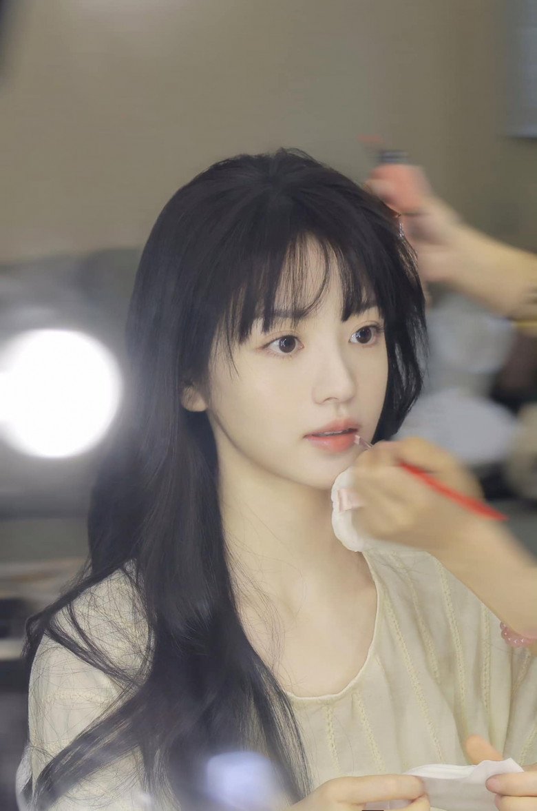 Nữ thần phim cổ trang sở hữu gương mặt ng&acirc;y thơ nhưng body bốc lửa, hễ bước đi l&agrave; c&oacute; clip viral- Ảnh 4.