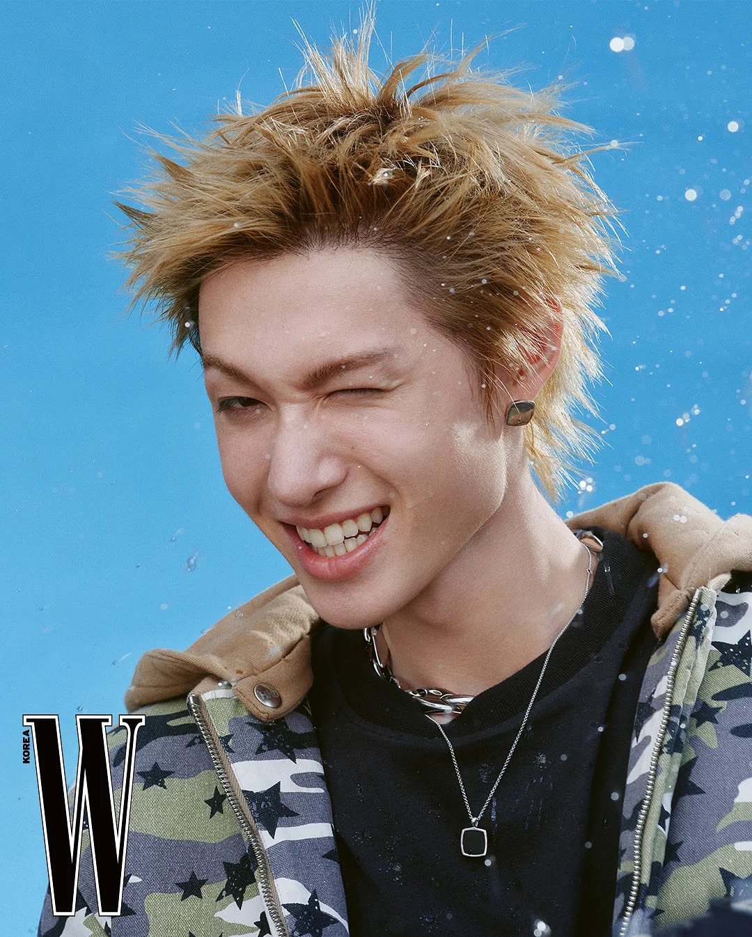 Chuyện g&igrave; xảy ra khiến Vincom B&agrave; Triệu chen ch&uacute;c người tối 20/3?- Ảnh 1.