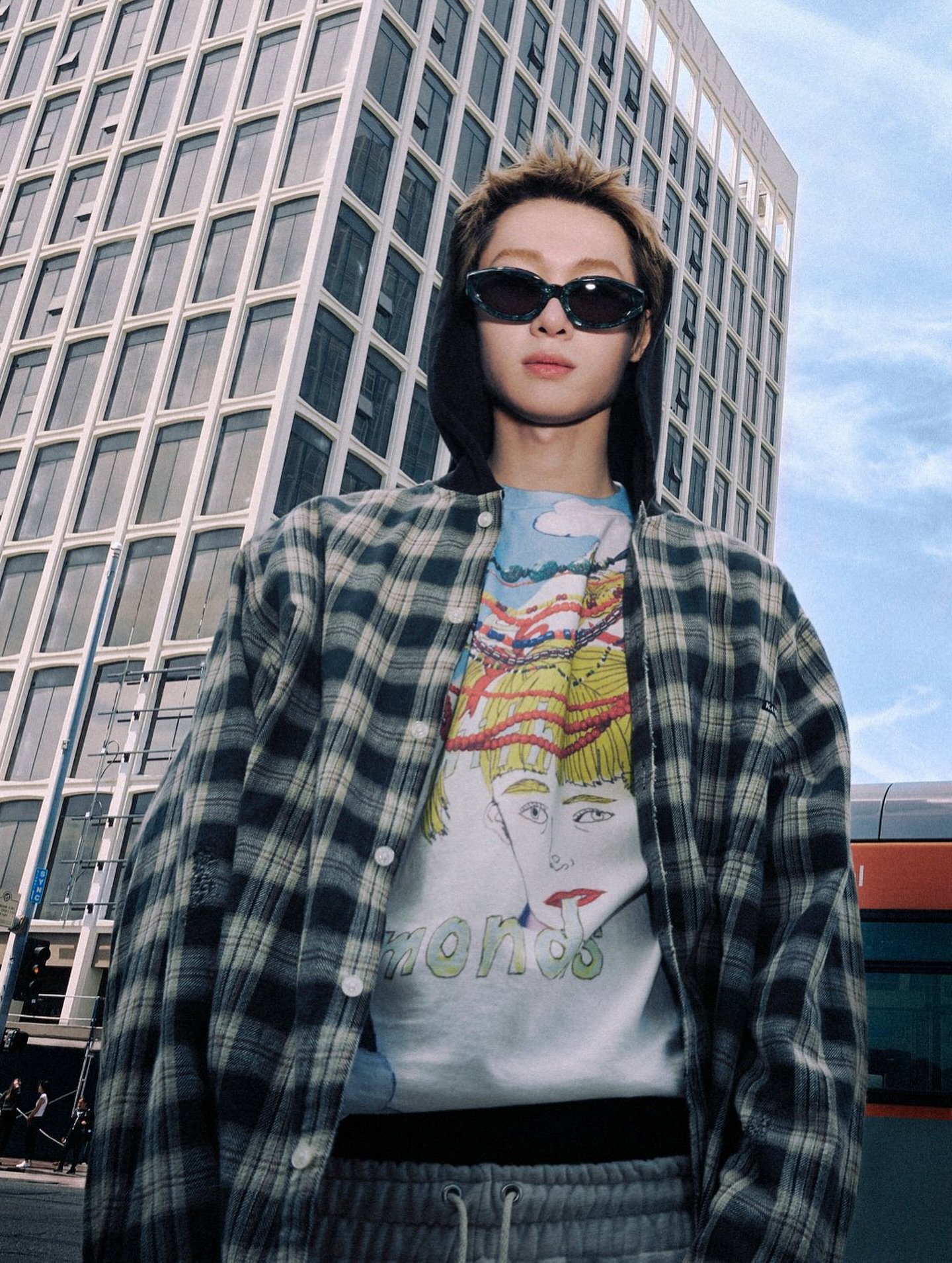 Chuyện g&igrave; xảy ra khiến Vincom B&agrave; Triệu chen ch&uacute;c người tối 20/3?- Ảnh 8.