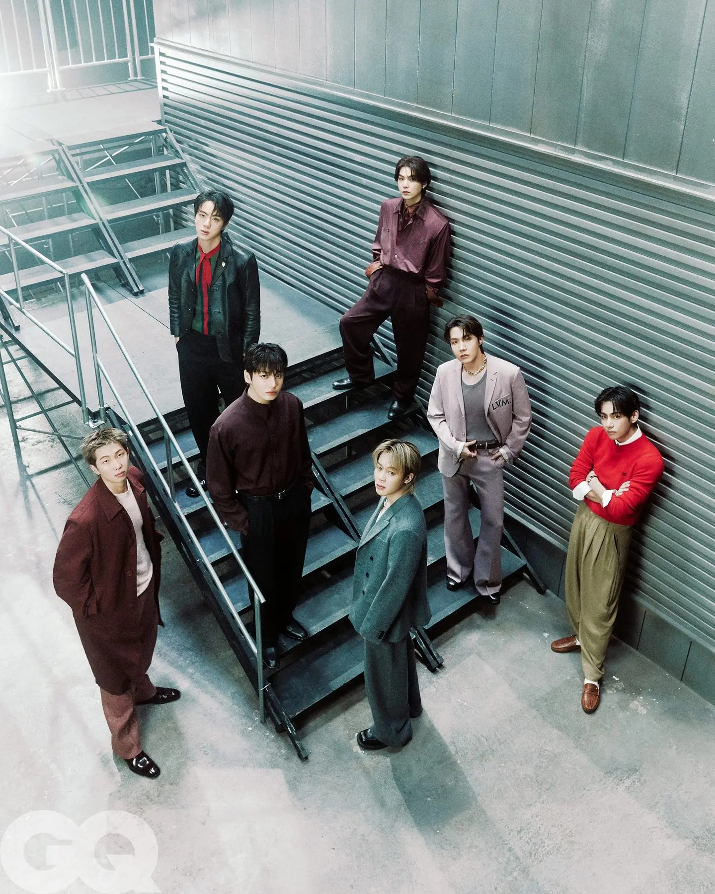 Nh&oacute;m nhạc số 1 thế giới BTS đ&atilde; trở lại: MV đẹp như 1 thước phim t&aacute;i hiện Titanic, &acirc;m nhạc đủ wow!- Ảnh 7.