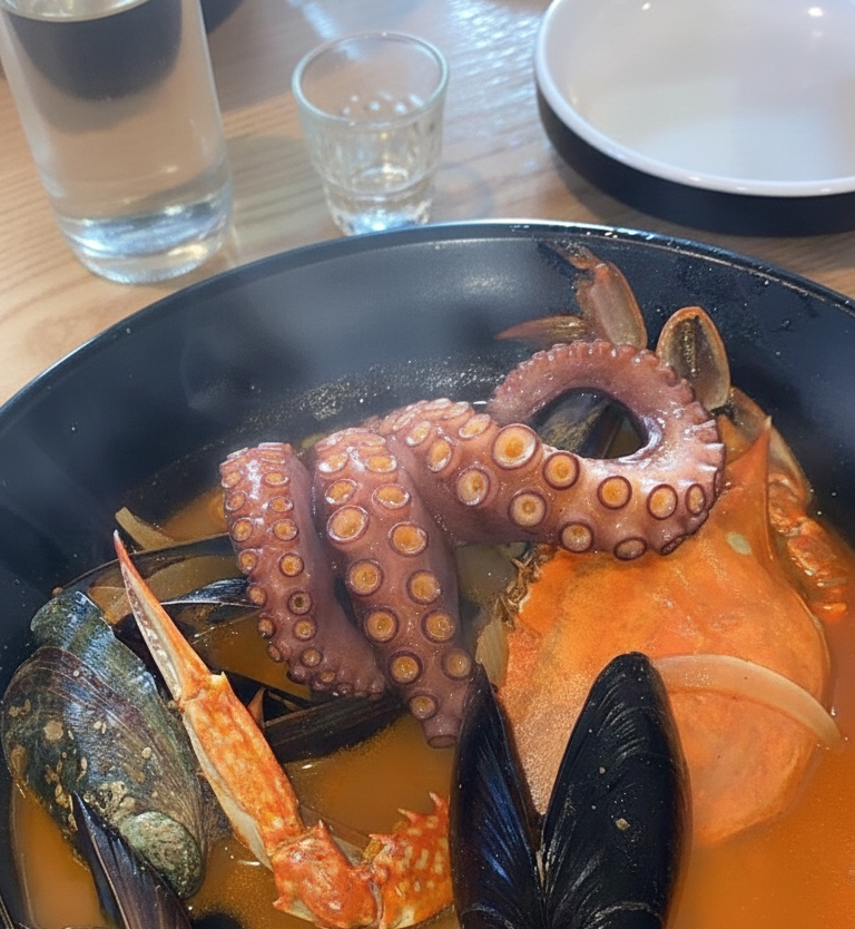 Nhiều người KH&Ocirc;NG BIẾT: 4 thực phẩm đừng "dại" m&agrave; ăn c&ugrave;ng hải sản, đường đến bệnh viện rất gần!- Ảnh 3.