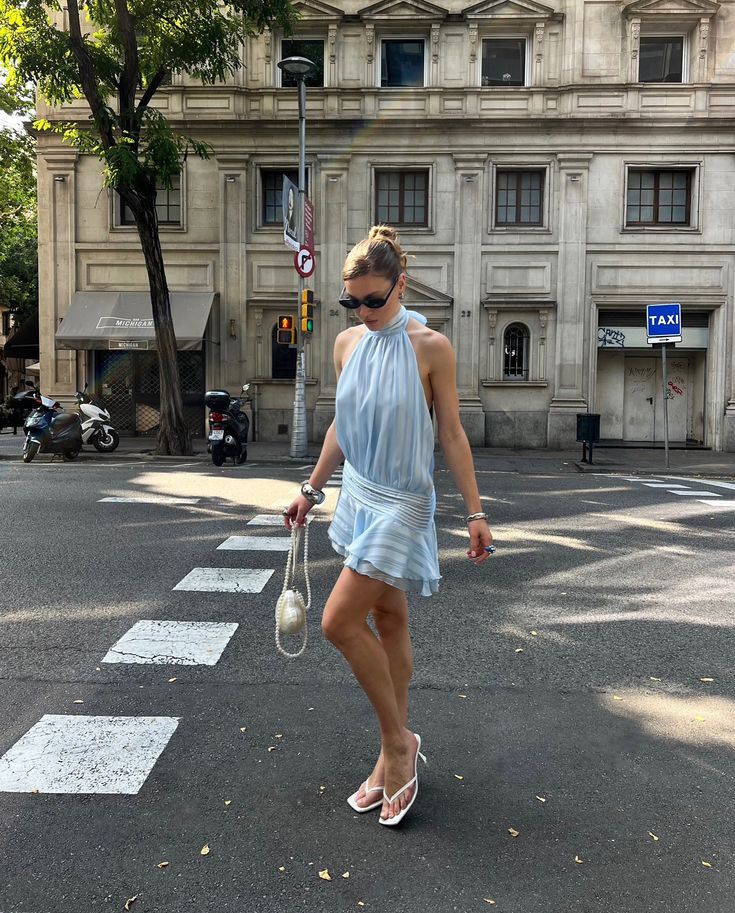 Ice Blue: M&agrave;u xanh &ldquo;băng gi&aacute;&rdquo; n&agrave;y chắc chắn phải xuất hiện trong tủ đồ 2026 của bạn!- Ảnh 7.