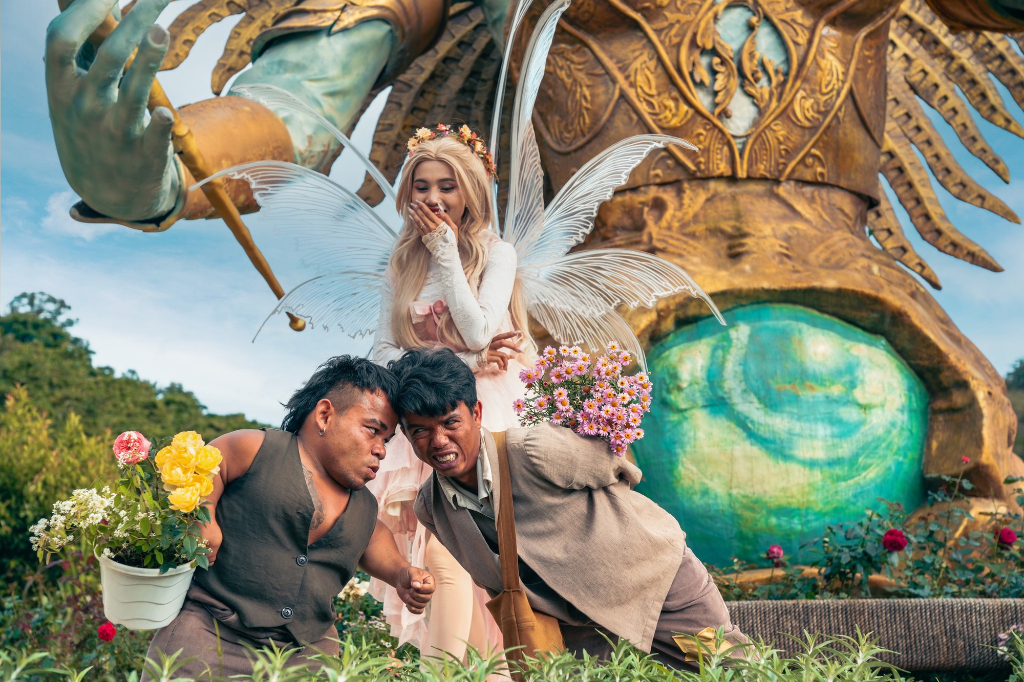 B&ecirc;n trong ng&ocirc;i l&agrave;ng người l&ugrave;n kỳ lạ nhất Đ&agrave; Lạt, rộng 6ha to&agrave;n những c&ocirc;ng tr&igrave;nh "giật g&acirc;n"- Ảnh 5.