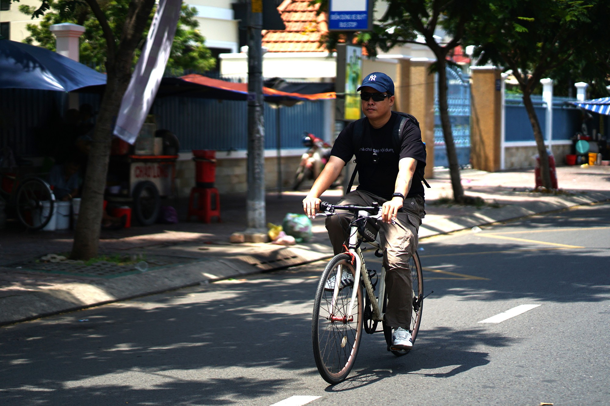 Xăng biến động, ch&agrave;ng trai văn ph&ograve;ng đạp xe 24km/ng&agrave;y đi l&agrave;m: Kh&ocirc;ng chỉ tiết kiệm m&agrave; c&ograve;n &ldquo;lột x&aacute;c&rdquo; body sau 10 ng&agrave;y- Ảnh 2.