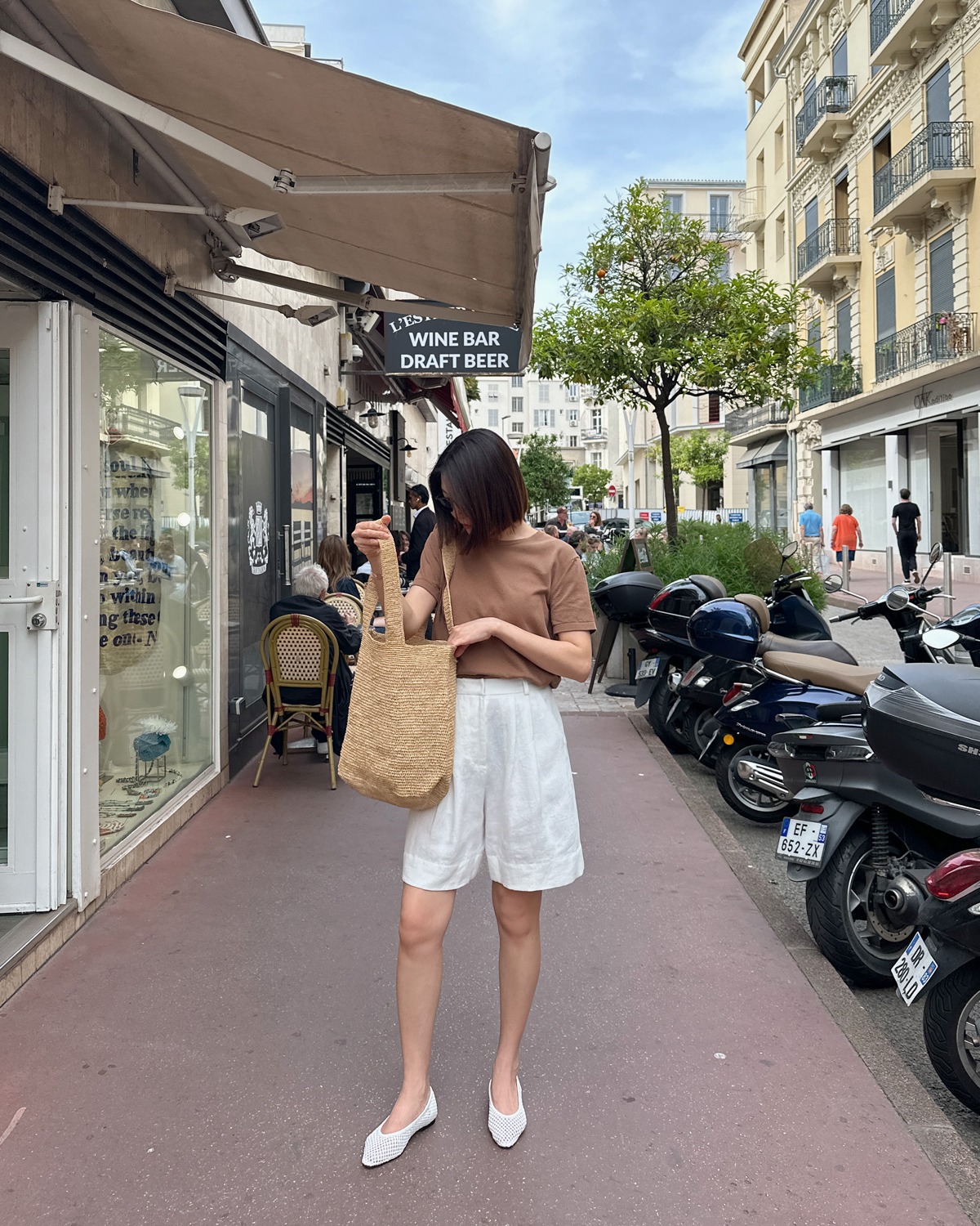 5 c&aacute;ch mặc &aacute;o thun theo style tối giản, &aacute;p dụng ở nơi n&agrave;o cũng s&agrave;nh điệu- Ảnh 10.