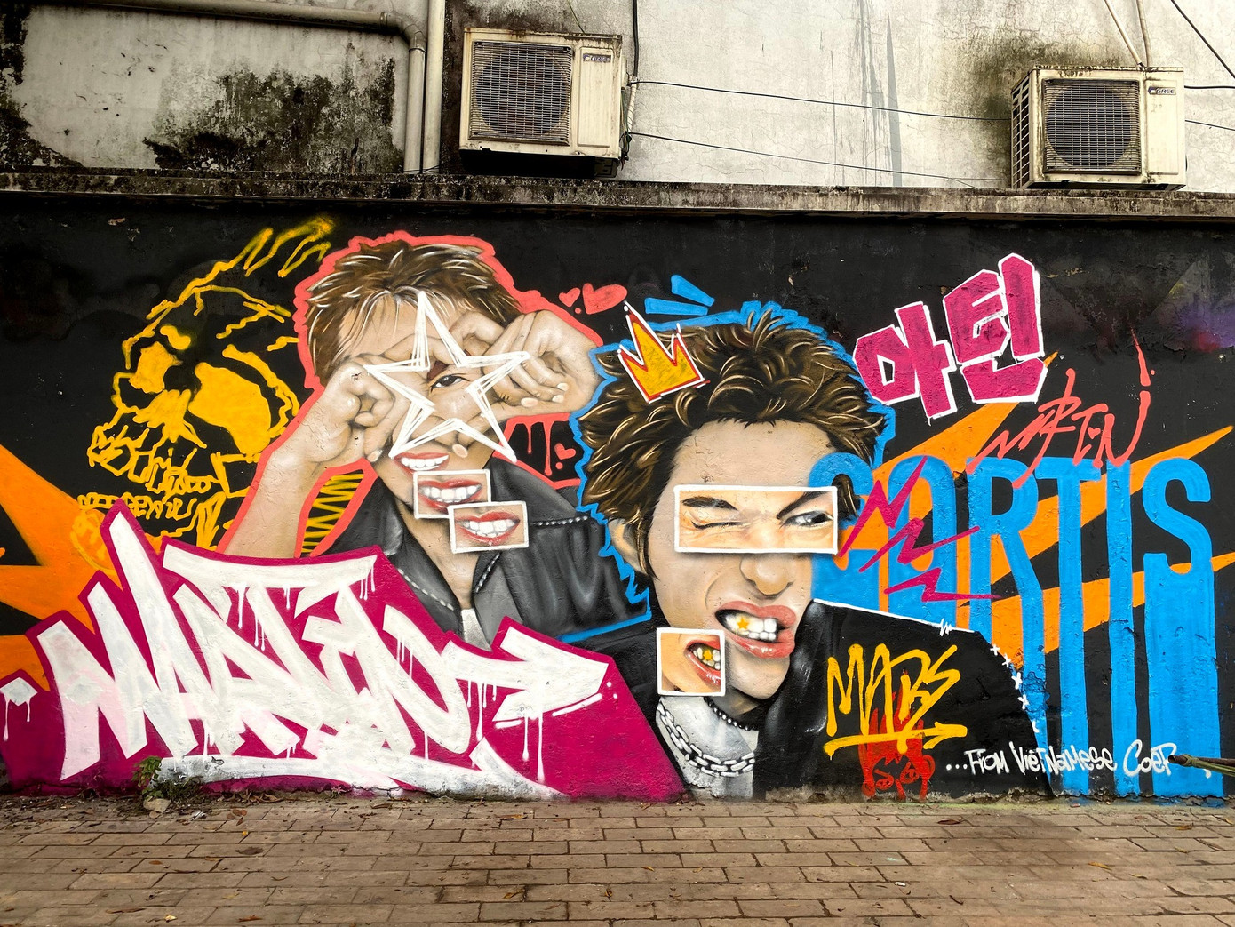 Chuyện g&igrave; xảy ra khiến Vincom B&agrave; Triệu chen ch&uacute;c người tối 20/3?- Ảnh 6.