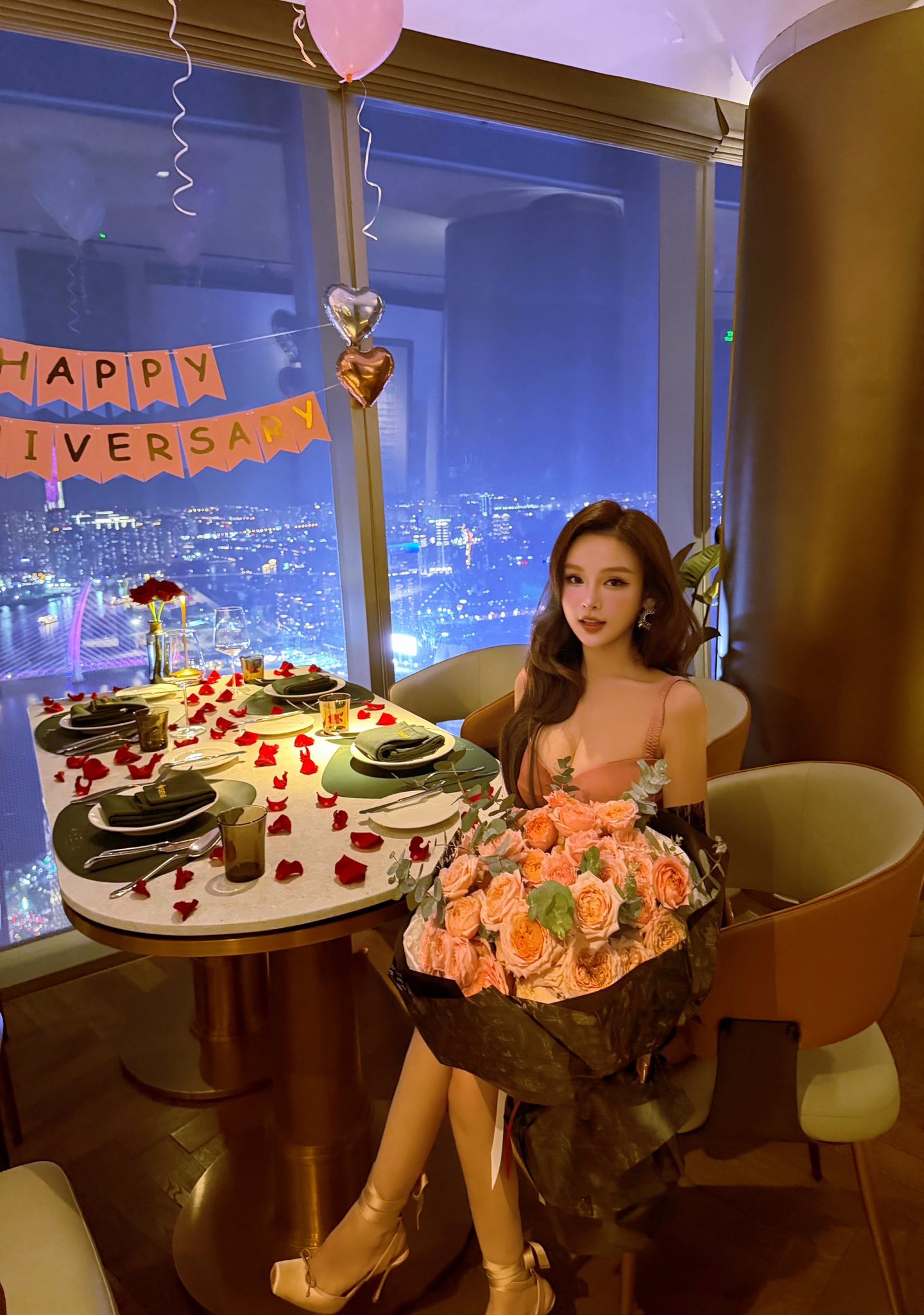 Mỹ nh&acirc;n U40 vẫn đẹp như đ&ocirc;i mươi, khiến đại gia si m&ecirc; suốt 13 năm, tặng biệt thự 100 tỷ- Ảnh 3.