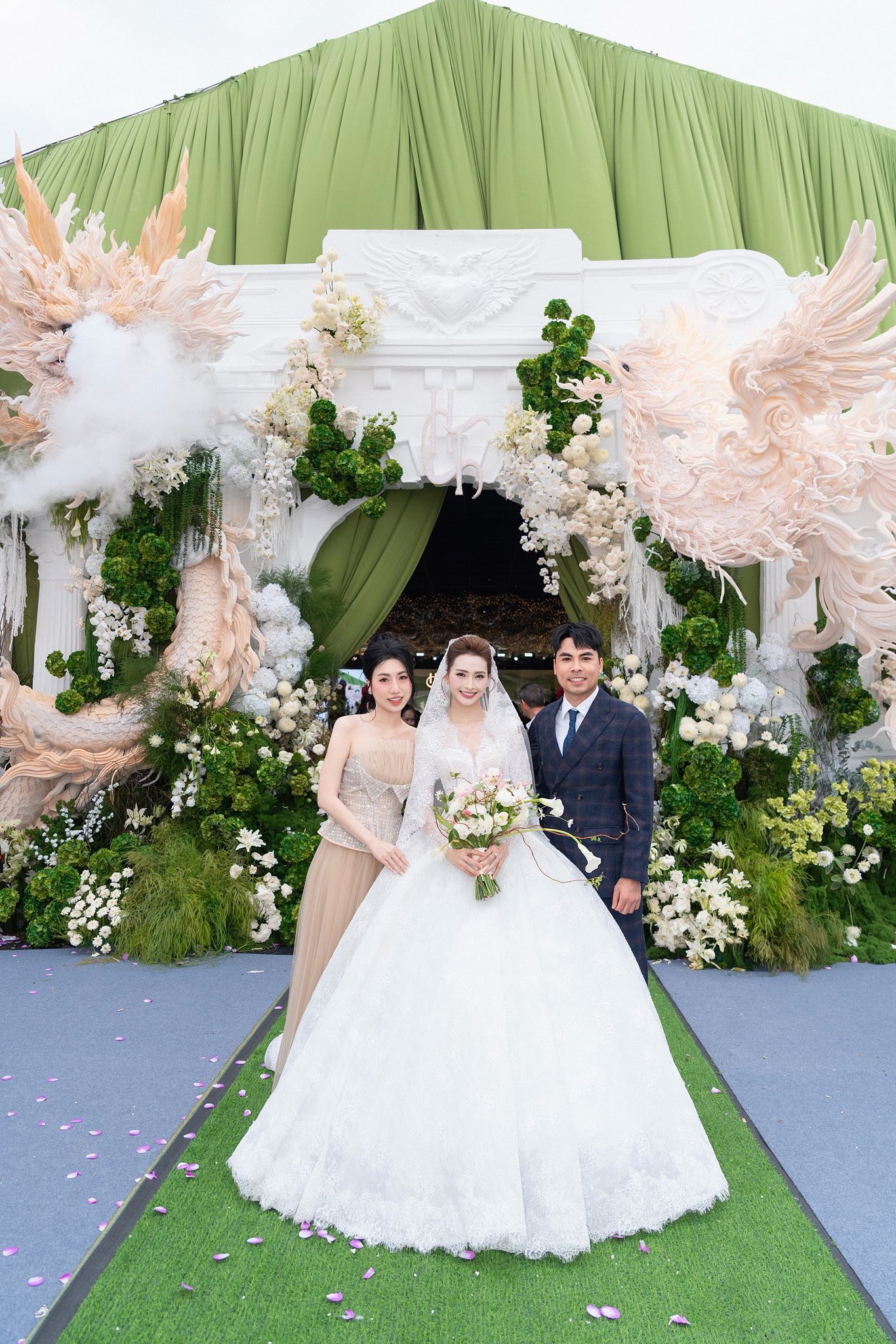 Em g&aacute;i Văn To&agrave;n "xả" ảnh cưới Đức Huy, nhan sắc chuẩn "ngọc nữ"- Ảnh 2.